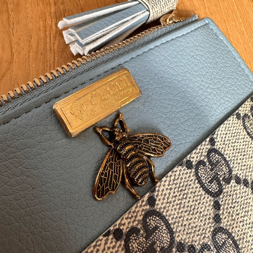 Upcycled leather luxury zip pouch - Picture 7 of 10